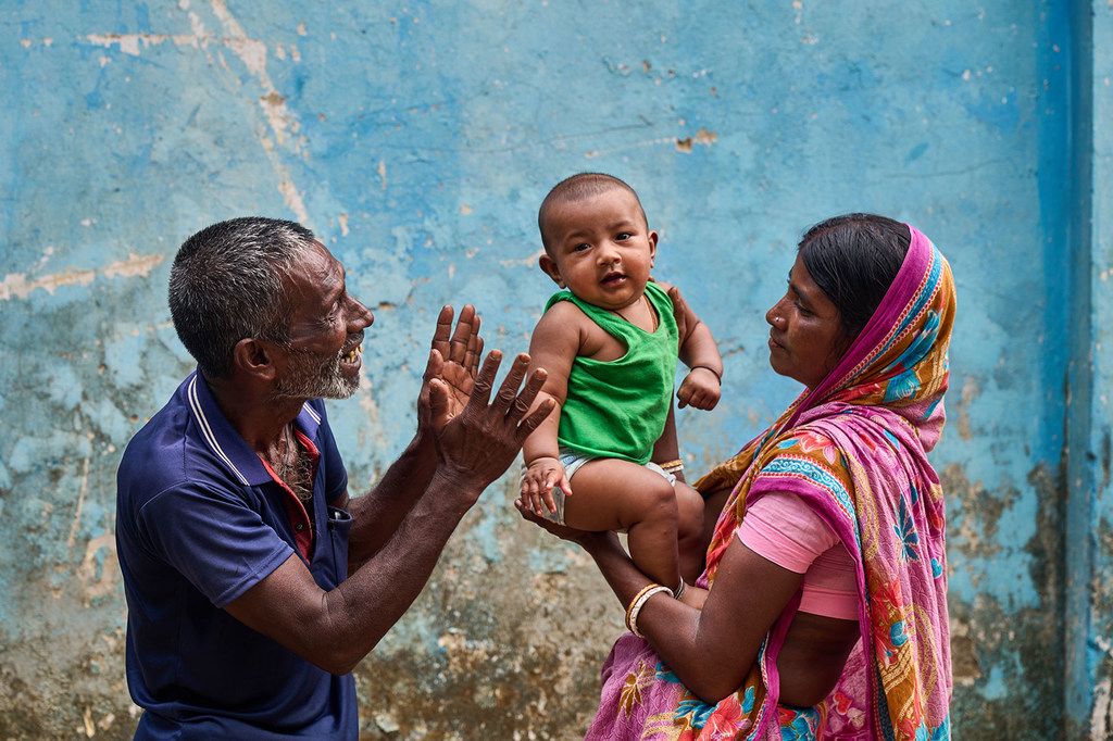 Во многих странах и регионах мира снижается рождаемость, и население стремительно стареет.